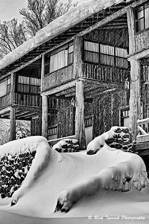 NYAdirondackBigMooseLakeLodgeClosedForSeason0394-6_2012