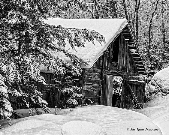 NYAdirondackCampWaldheimNeglected4258-4260_2014