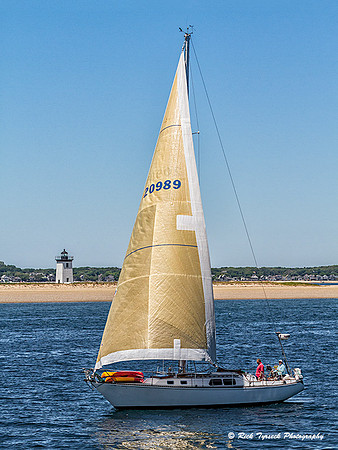 MassCapeCodSailingPastLongPointLighthouse8957_2014